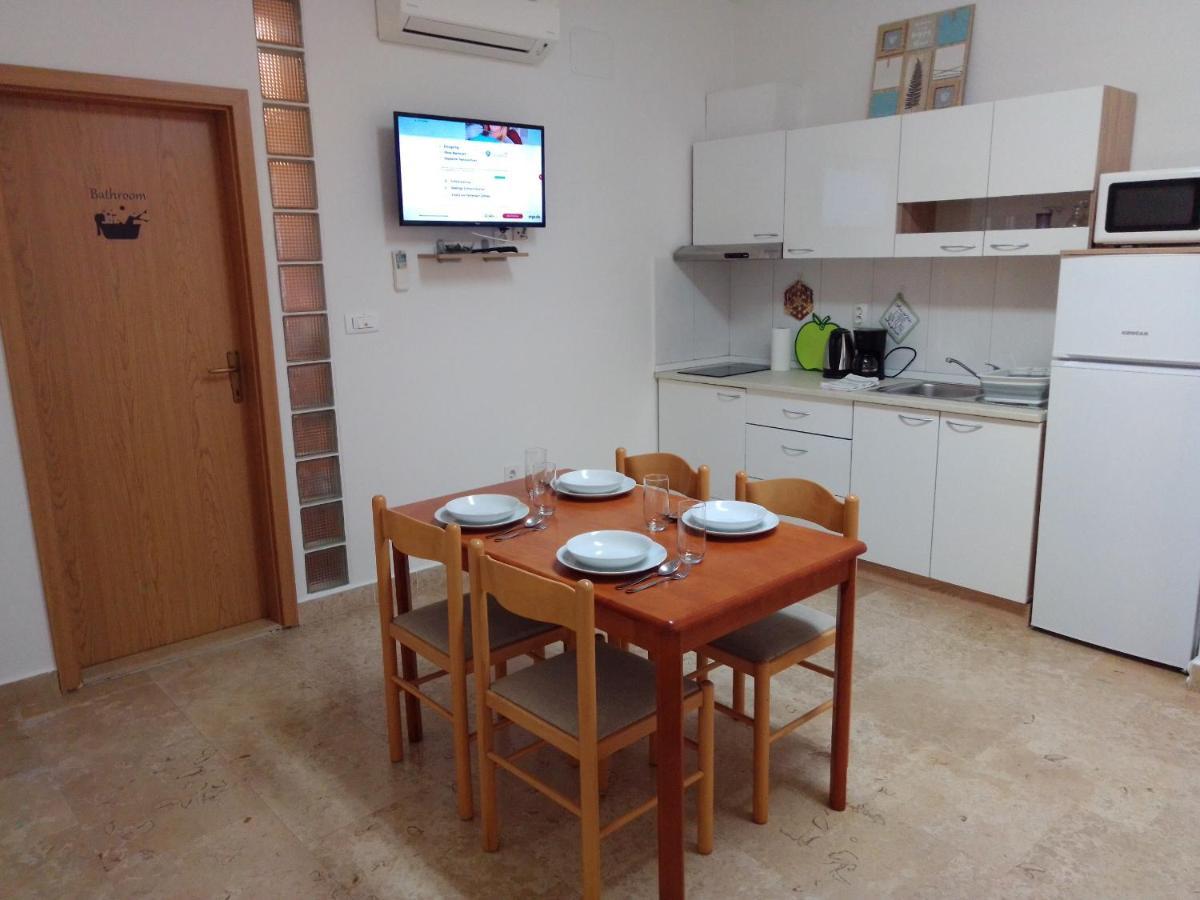 Apartman Sendi Pula Exterior foto